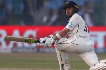 இந்தியா- நியூசிலாந்து போட்டியில் சர்ச்சையான விக்கெட் : கோட்டை விட்ட பேட்ஸ்மேன்