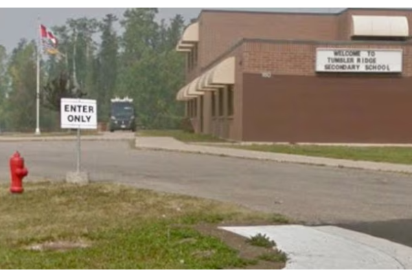 கனடா பள்ளியில் துப்பாக்கிச்சூடு: தாக்குதல்தாரி ஒரு பெண்ணா? | Women Suspected In Canada School Mass Shooting