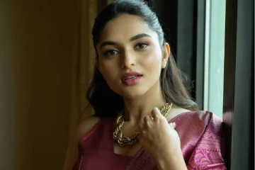 என்ன அழகு.. வித்தியாசமான லுக்கில் நடிகை கயாடு லோஹர்!