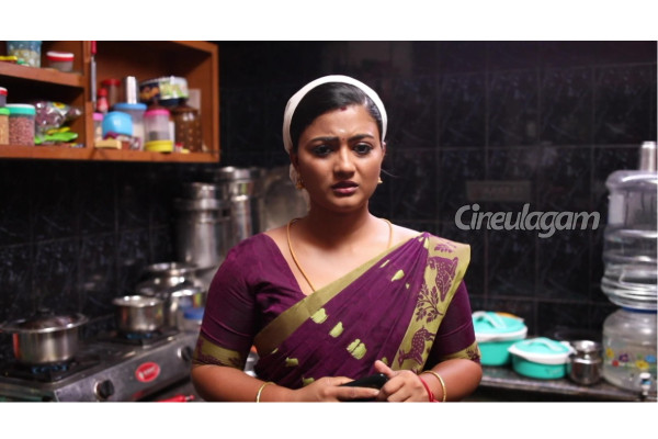 மகளே என் மருமகளே சீரியலின் புதிய இயக்குனர் இவர்தானா... விஜய் டிவி ஹிட் தொடர்களின் இயக்குனர் தான்.. | New Director For Magale En Marumagalae Serial