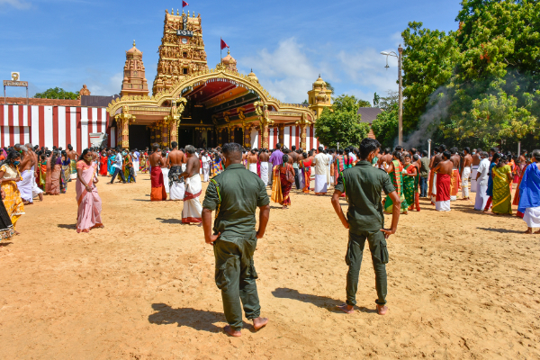 நல்லூர் திருவிழாவில் களமிறக்கப்படும் 600 பொலிஸார்; பக்தர்கள் அவதானம்! | 600 Police Personnel Deployed At Nallur Festival