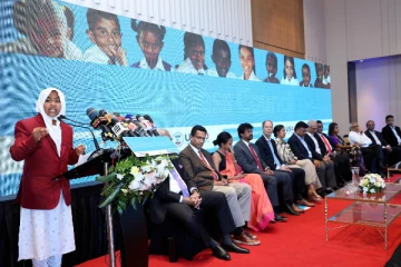 சர்வதேச தலைவர்களுக்கு யுனிசெப் மாநாட்டில் வைத்து அறைகூவல் விடுத்த சிறுமி!
