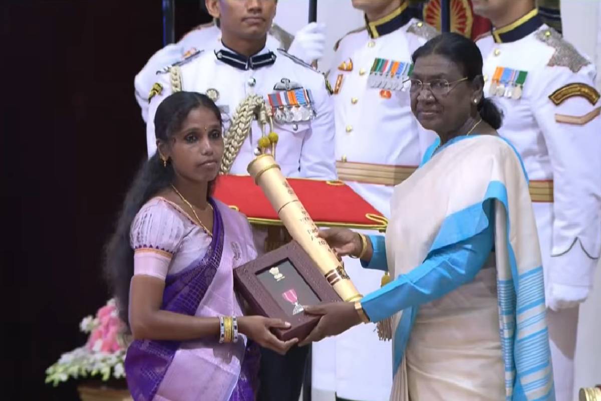 ஜனாதிபதியிடமிருந்து பத்ம விருது பெற்ற 7 தமிழர்கள் | 7 Tamils Received Padma Awards 2026