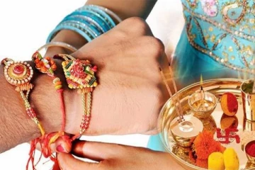 மகளுக்கு ராக்கி கட்ட தம்பி வேண்டும்! பெற்றோர் செய்த காரியம்