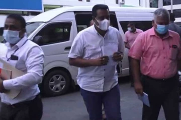 தென்னிலங்கை அரசியல்வாதியை விரட்டியடித்த பொது மக்கள்