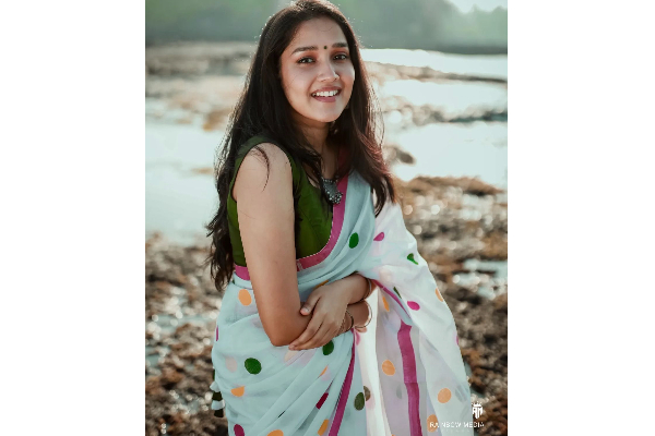 அஜித்தின் ரீல் மகள் அணிகாவா இது..! எப்படி வளர்ந்துவிட்டார் பாருங்க | Ajith Real Daughter Anikha Latest Picture