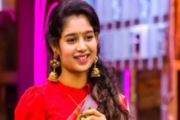 நடிகர் விஜயின் ஜிமிக்கி பொண்ணு பாடலுக்கு போஸ் கொடுத்த இலங்கைப் பெண் ஜனனி!