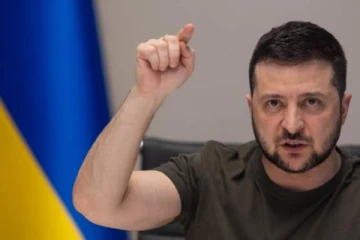 உக்ரைன் உயர் படையதிகாரிகள் இருவர் துரோகிகள்! என்ற அடிப்படையில் பதவி நீக்கம்!(photos)