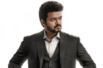 வாரிசு திரைப்படத்தில் விஜய்யுடன் நடித்துள்ள நடிகர்கள் - நடிகைகளின் குரூப் போட்டோ ! யார் யார் பாருங்க