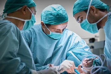 அமெரிக்காவில் நடந்த அபூர்வ சத்திர சிகிச்சை!