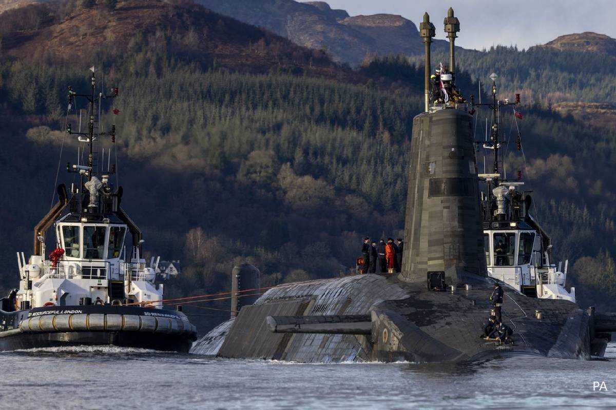 பிரித்தானியாவின் ஃபாஸ்லேன் அணு ஆயுதத் தளத்தில் ஈரானிய உளவாளிகள் கைது | Iranian Enter Britain Naval Base பிரித்தானியாவின் ஃபாஸ்லேன் அணு ஆயுதத் தளத்தில் ஈரானிய உளவாளிகள் கைது | Iranian Enter Britain Naval Base