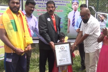 இரண்டு கிலோ மீற்றர் தூரத்தை 18 நிமிடங்களில் நடந்து உலக சாதனை படைத்த சிறுமி!