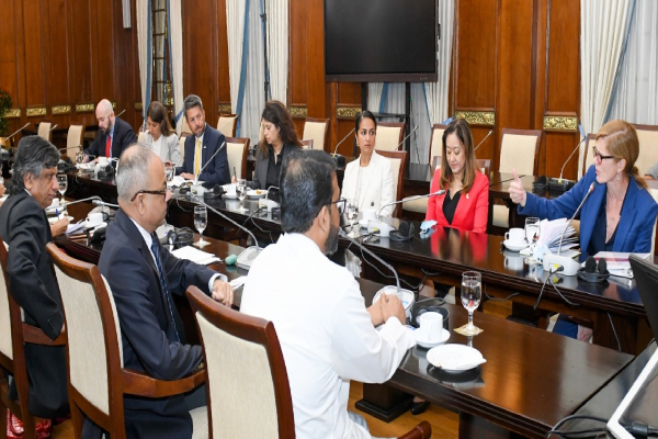 இலங்கையின் பொருளாதார ஸ்திரத்தன்மைக்கு முழுமையான ஆதரவு..! உறுதியளித்த சமந்தா பவர் | Samantha Power Meets President Wickremesinghe