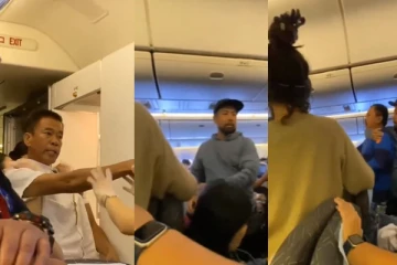 விமானமொன்றில் மோதலில் ஈடுபட்டுள்ள பயணிகள்: வெளியான காணொளி