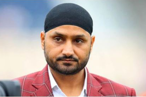 “அவங்க கழுத்து மேல கத்தி தொங்கிட்டிருக்கு..அப்படி இருந்தும் நல்லா விளையாடினாங்க” - ஹர்பஜன் சிங் - தமிழ்நாடு