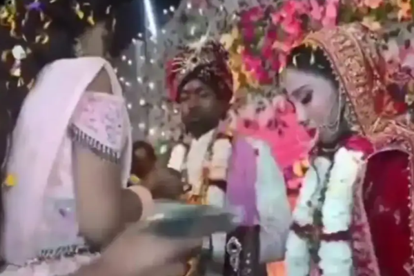 திருமண மேடையில் மணப்பெண்ணுக்கு நடந்தேறிய கொடூரம் ; சம்பவம் செய்த முன்னாள் காதலன் | Bride Faces Shocking Incident On Wedding Stage