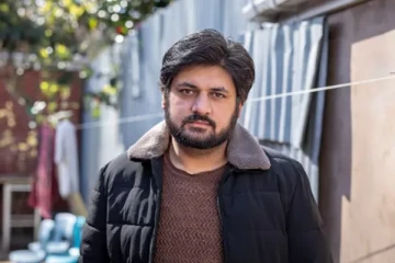 பிரித்தானிய பல்கலையில் கல்வி கற்றுக்கொண்டிருந்த வெளிநாட்டு மாணவர்: திடீரென நாடுகடத்தப்படும் நிலை