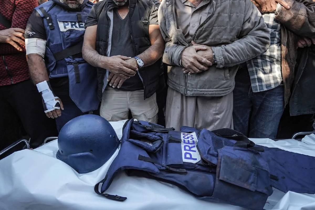 காசாவில் இஸ்ரேல் தாக்குதல் ; அல் ஜசீரா ஊடகவியலாளர் முகமது விஷா பலி | Israeli Attack Al Jazeera Journalist Wisha Killed