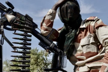 ‘கொள்ளையர்கள் மீது நைஜீரிய படையின் தாக்குதல்’ இலக்கு தவறியதால் நைஜரில் சிறுவர்கள் பலி!