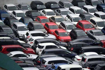 இலங்கையில் வாகனம் வாங்க காத்திருப்போருக்கான முக்கிய எச்சரிக்கை! திரைமறைவில் தீட்டப்படும் சதி