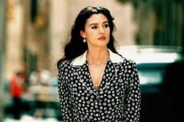 ஹாலிவுட் சென்சேஷ்னல் நடிகை மோனிகா பெல்லூசி மகளை பார்த்துள்ளீர்களா, பேரழகு இதோ..