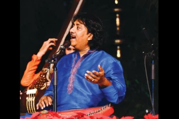 ලොවක් නැළවූ සංගීතඥයා රසිකයින් හඩවා දිවියට සමුදෙයි - (PHOTOS)