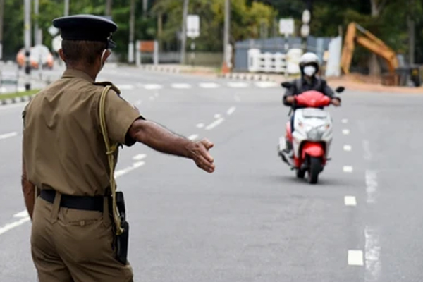 பொலிஸ் கான்ஸ்டபிளை மோதிவிட்டு தப்பிச் செல்ல முற்பட்ட நபர் கைது | Man Hit A Police Constable And Tried To Run