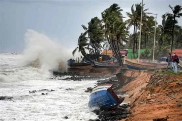வடக்கு நோக்கி நகரும் சூறாவளி - மீனவர்களுக்கு விடுக்கப்பட்ட அறிவிப்பு