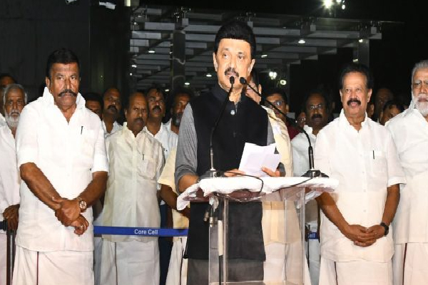 சிபிஐ, அமலாக்கத்துறைகளை பயன்படுத்தி மத்தியஅரசு பழி வாங்குகின்றது : முதலமைச்சர் ஸ்டாலின் விமர்சனம் | Chief Minister M K Stalin Returned To Chennai