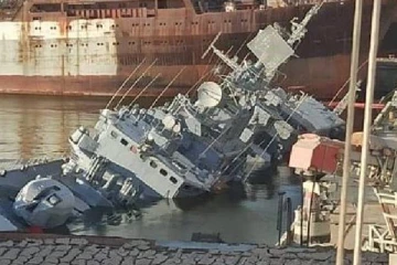 சிக்கிவிடக்கூடாது... சொந்த போர்க்கப்பலை கடலில் மூழ்கடித்த உக்ரைன்!