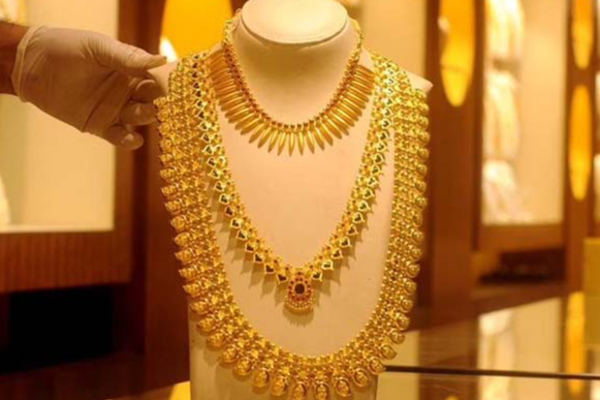 Today Gold Rate: மீண்டும் ரூ.5,000 அதிகரித்தது தங்கத்தின் விலை! அதிர்ச்சியில் நடுத்தர மக்கள் | Gold Rate February 04 2026 India And Srilanka