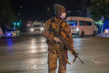 தென்னாபிரிக்காவில் இன்று முதல் இரவு நேர ஊரடங்கு அமுல்