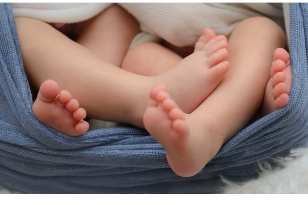 யாழில் பிறந்து சிறிது நேரத்தில் உயிரிழந்த இரட்டை குழந்தைகள் | Twin Babies Die Shortly After Birth In Jaffna