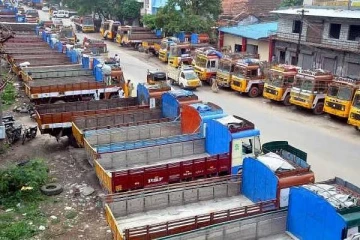 பெண்களுக்கு ரூ.1000; யாரையோ திருப்திபடுத்த எங்களை பாதிப்பதா? லாரி உரிமையாளர்கள் காட்டம்!