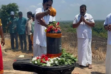 தடை உடைத்து வெடுக்குநாறிமலை ஆதிசிவன் ஆலயத்தில் மஹா சிவராத்தி வழிபாடு!