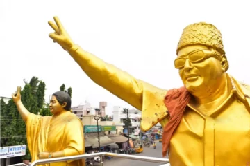 எம்ஜிஆர் சிலைக்கு காவித்துண்டு - மதுரையில் பரபரப்பு!