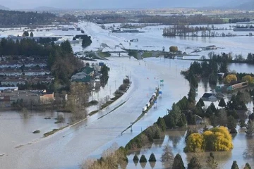 கனடா வன்கூவரில் சுனாமி மழை! திகிலூட்டும் பேரழிவு