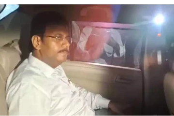 சிபிஐ-யிடம் சிக்கிய ஆதாரங்கள்.. மருத்துவமனையின் முன்னாள் தலைவர் சஸ்பெண்ட்!