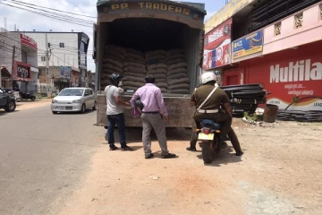 அதிகவிலையில் விற்பனை செய்யப்பட்ட சீமெந்து மூடைகள் பறிமுதல்