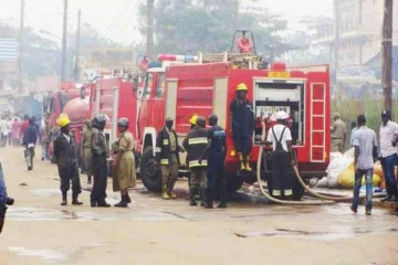 கென்யா பாடசாலையொன்றில் ஏற்பட்ட தீ விபத்தில் 17 பலி