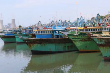 பிரபல போதைப்பொருள் கடத்தல்காரரின் மீன்பிடி இழுவைப் படகுகள் பறிமுதல்