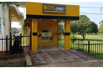 வவுனியா பல்கலைக்கழகத்தின் ஏ.ரி.எம். இயந்திரம் பழுது: மாணவர்கள் அவதி (Photos)