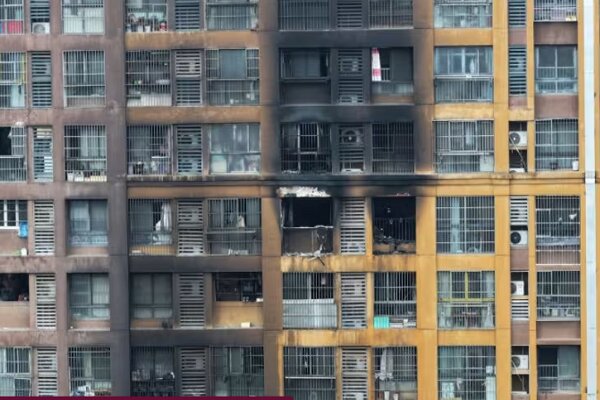 சீனாவில் அடுக்குமாடி குடியிருப்பு தீ விபத்தில் 15 பேர் பலி | 15 Killed In Apartment Fire In China