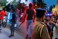 யாழில் வாளுடன் சென்று மக்களை மிரட்டிய இளைஞர்கள் ; அச்சத்தில் மக்கள்