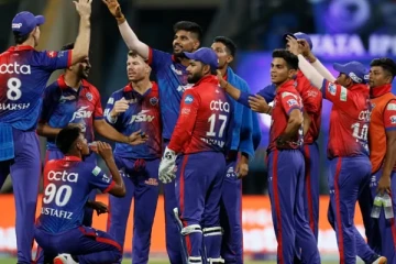 காணாமல் போன 16 பேட்டுகள், கிளவுஸ், ஷூ - அதிர்ச்சியில் டெல்லி அணி