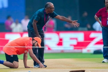 கடைசி நேரத்தில் மாற்றம் செய்யப்பட்ட பிட்ச்: இந்தியா-நியூசிலாந்து அரையிறுதிப் போட்டியில் வெடித்துள்ள சர்ச்சை