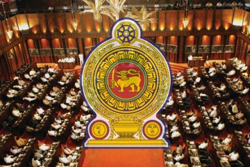 நாடாளுமன்ற உறுப்பினர்களுக்கு இரண்டு துப்பாக்கிகள் : அரசாங்கம் அறிவிப்பு