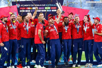 டி20 உலக கோப்பையை வென்றது இங்கிலாந்து! பாகிஸ்தானை வீழ்த்தி சரித்திர வெற்றி: ரசிகர்கள் கொண்டாட்டம்