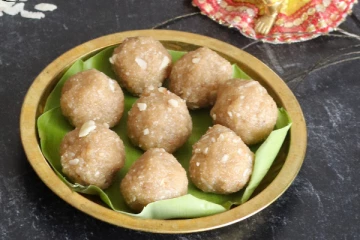 தீபாவளி ஸ்பெஷல் அவல் லட்டு செய்வது எப்படி?