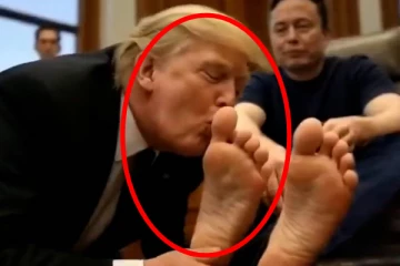 எலான் மஸ்கின் கால்களில் முத்தமிடும் டிரம்ப்; வைரலாகும் காணொளி!